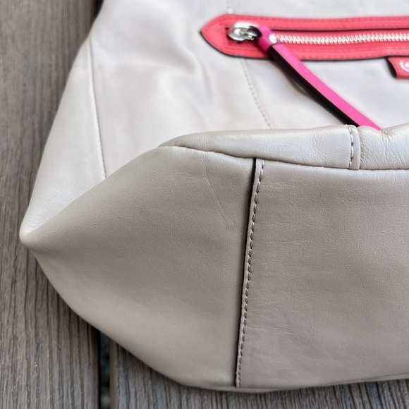 Coach leather shoulder bag in excellent conditions! - Picture 8 of 10